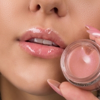 NAM Odżywczy balsam chłodzący do ust Lip Filler Balm