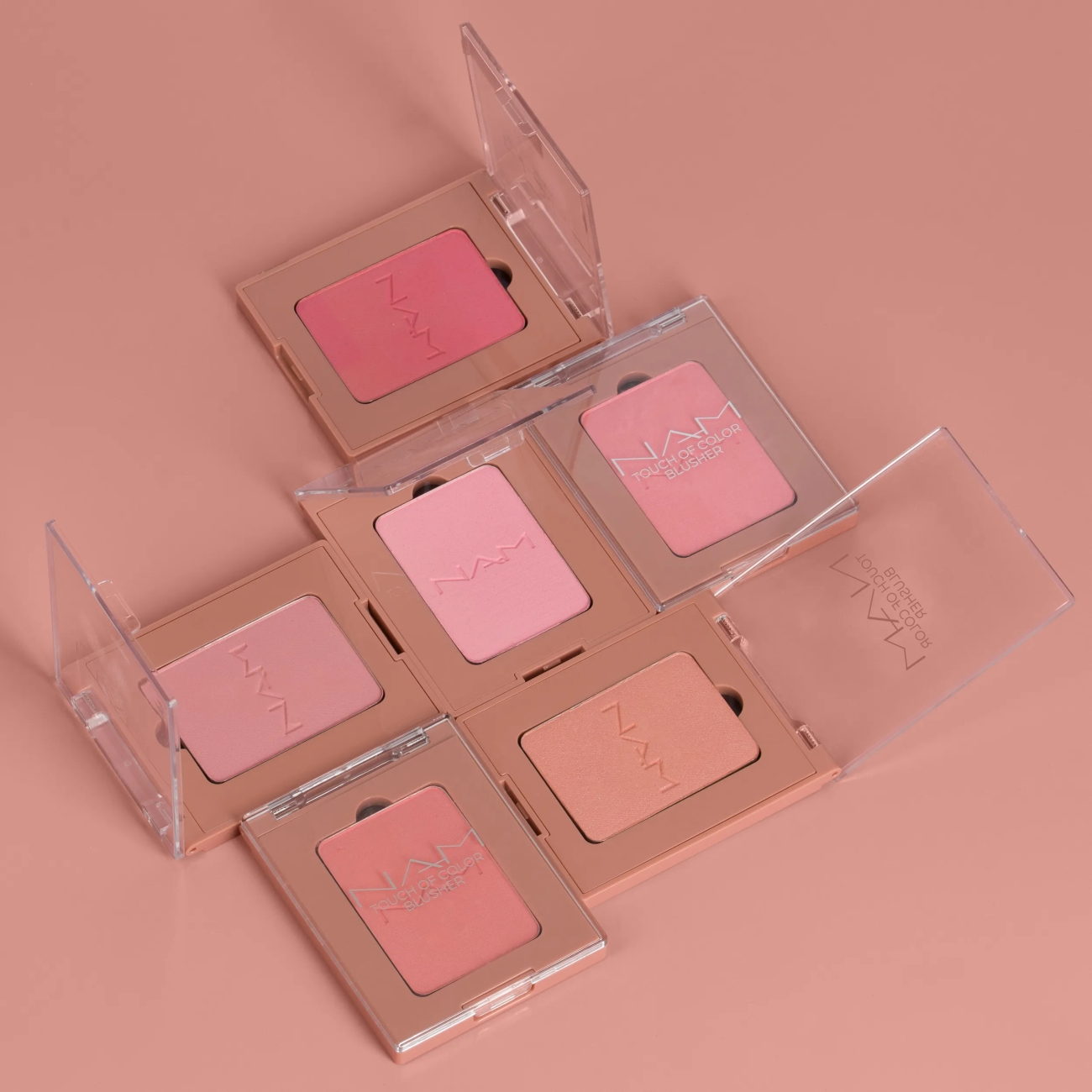 NAM Aksamitny, wygładzający r&oacute;ż do policzk&oacute;w NEW TOUCH OF COLOR BLUSHER