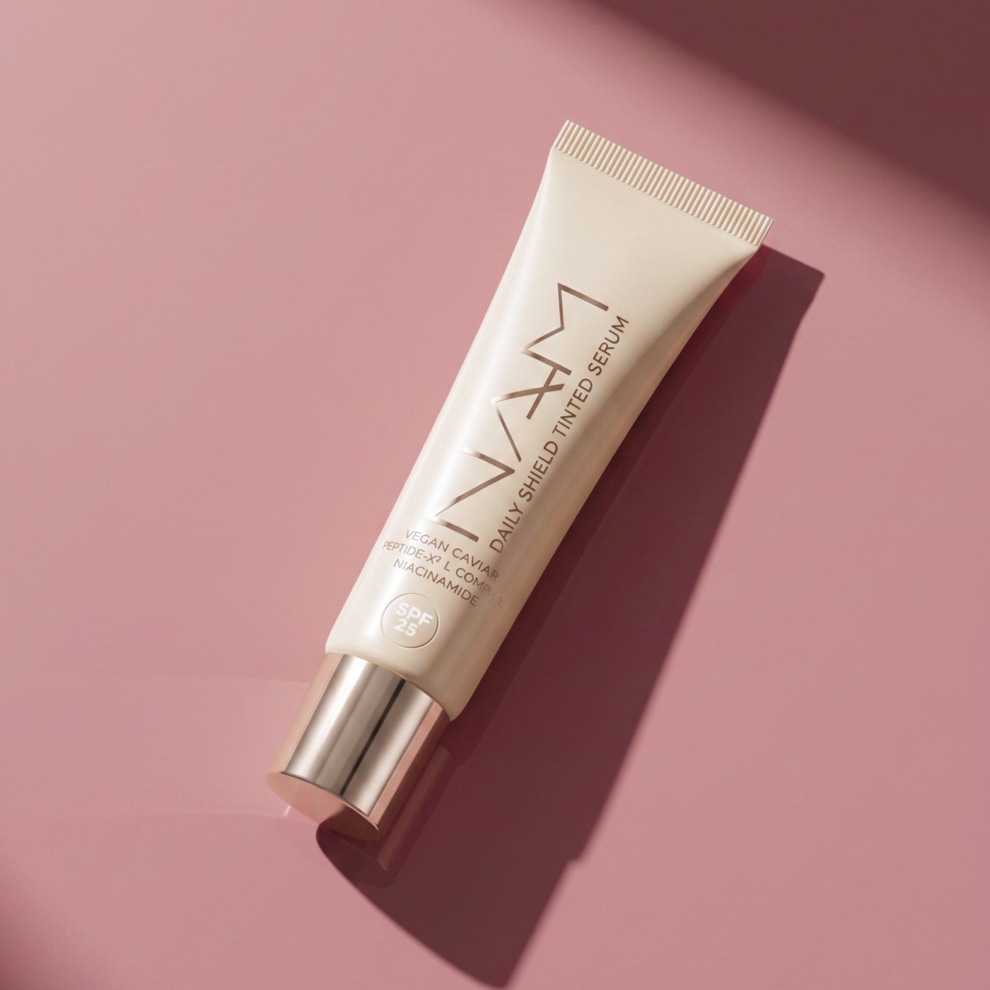 Daily Shield Tint Serum SPF 25 &mdash; produkt
